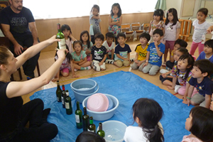 地球の平和な未来の為、子どもたちがグローバルな視点で考え、行動できる力の育成をします