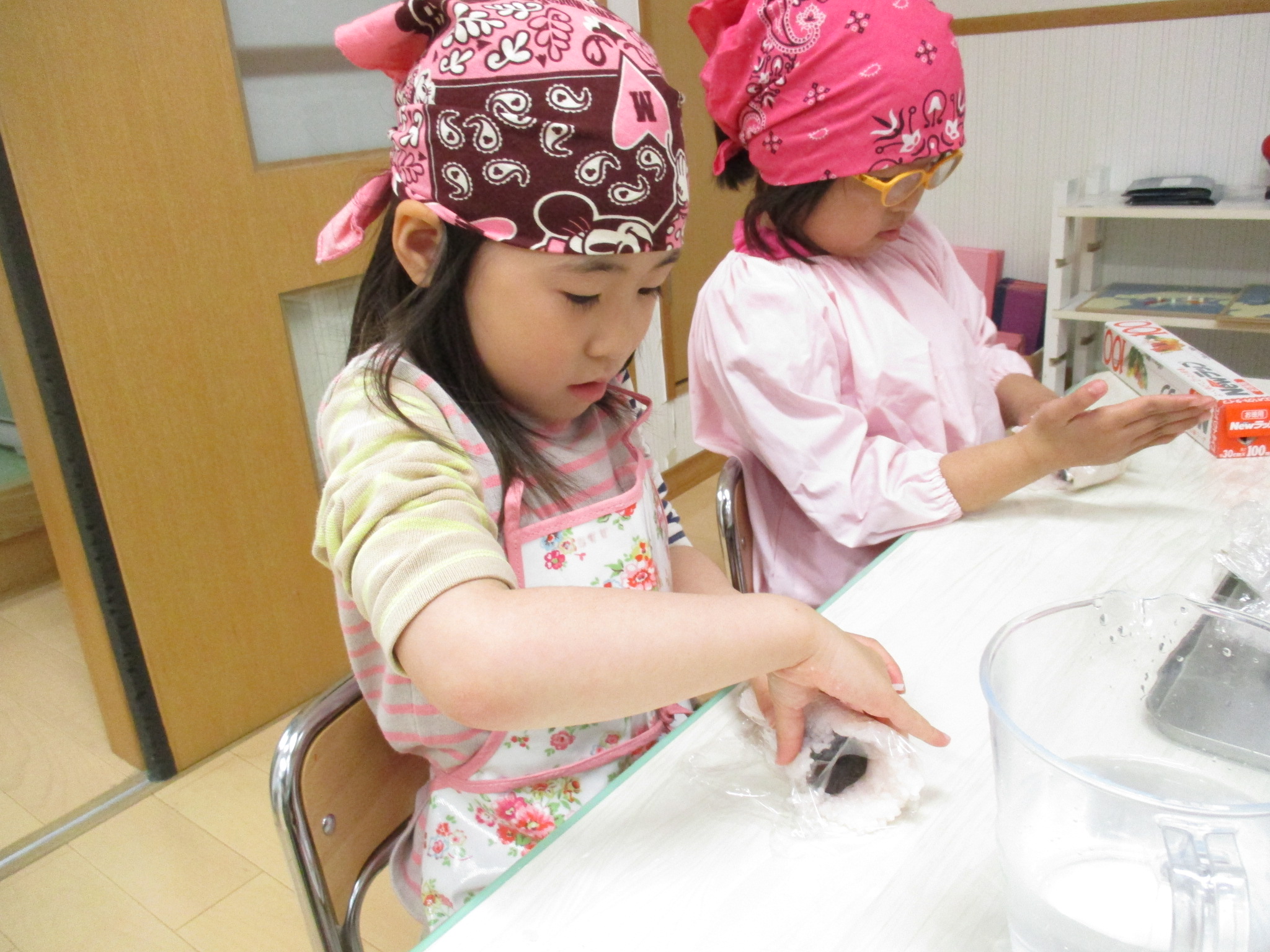 フロンティアキッズ ブログ記事 道明寺風の桜餅を作りました！のイメージサムネイル画像