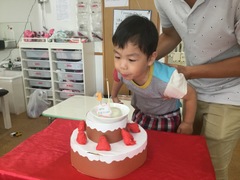 フロンティアキッズ ブログ記事 7月のお誕生会！のイメージサムネイル画像