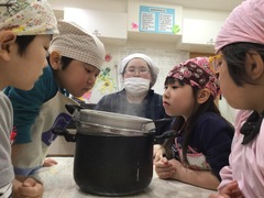 フロンティアキッズ ブログ記事 お雑煮づくりに挑戦！のイメージサムネイル画像