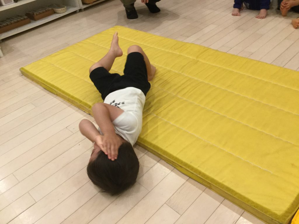 大好きなマット運動 フロンティアキッズ 大好きなマット運動 フロンティアキッズ