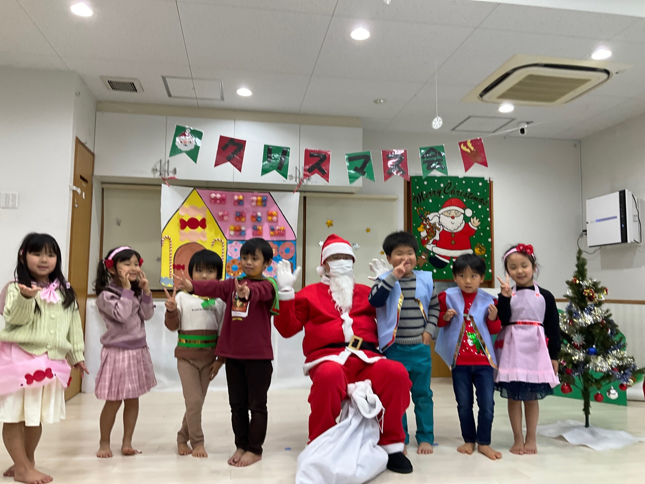 フロンティアキッズ ブログ記事 🎄クリスマス会　４歳児・５歳児🎄のイメージサムネイル画像