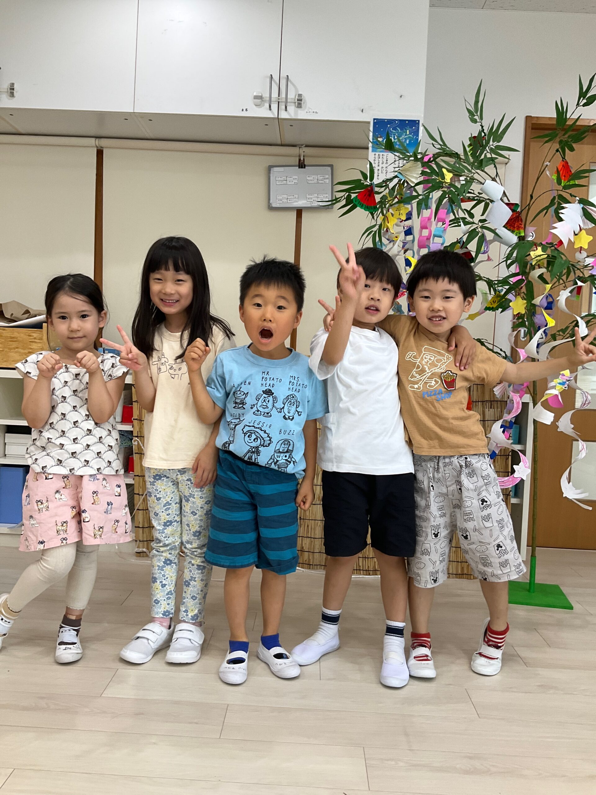 フロンティアキッズ ブログ記事 🎋七夕の飾りつけをしたよ🎋のイメージサムネイル画像