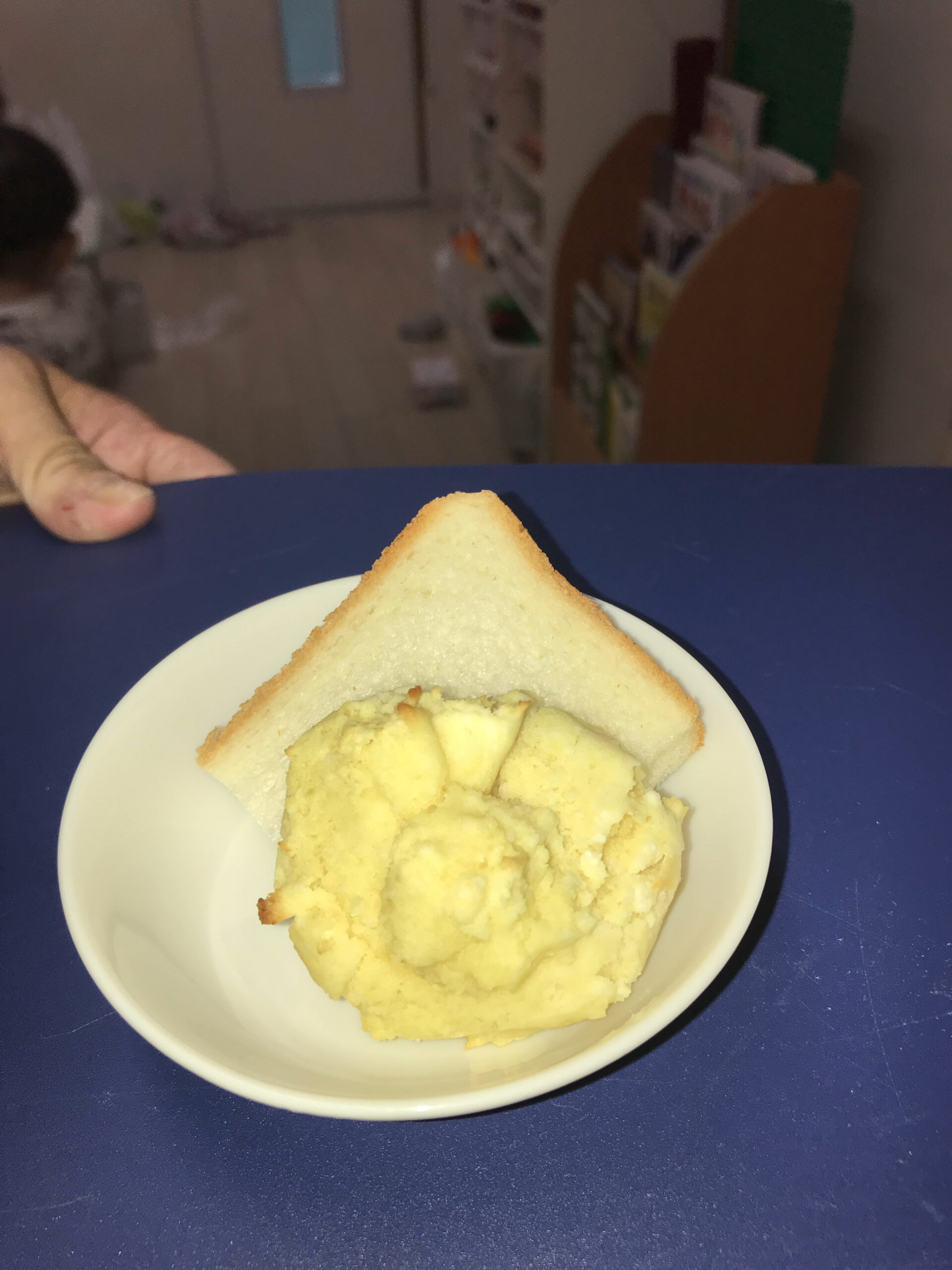 フロンティアキッズ ブログ記事 つき組の食育活動（蒸しパン作り）のイメージサムネイル画像