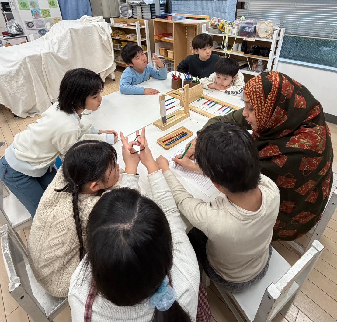 フロンティアキッズ ブログ記事 ✨ ３月のモンテッソーリ✨　　手を動かして考える力を育む🌈のイメージサムネイル画像