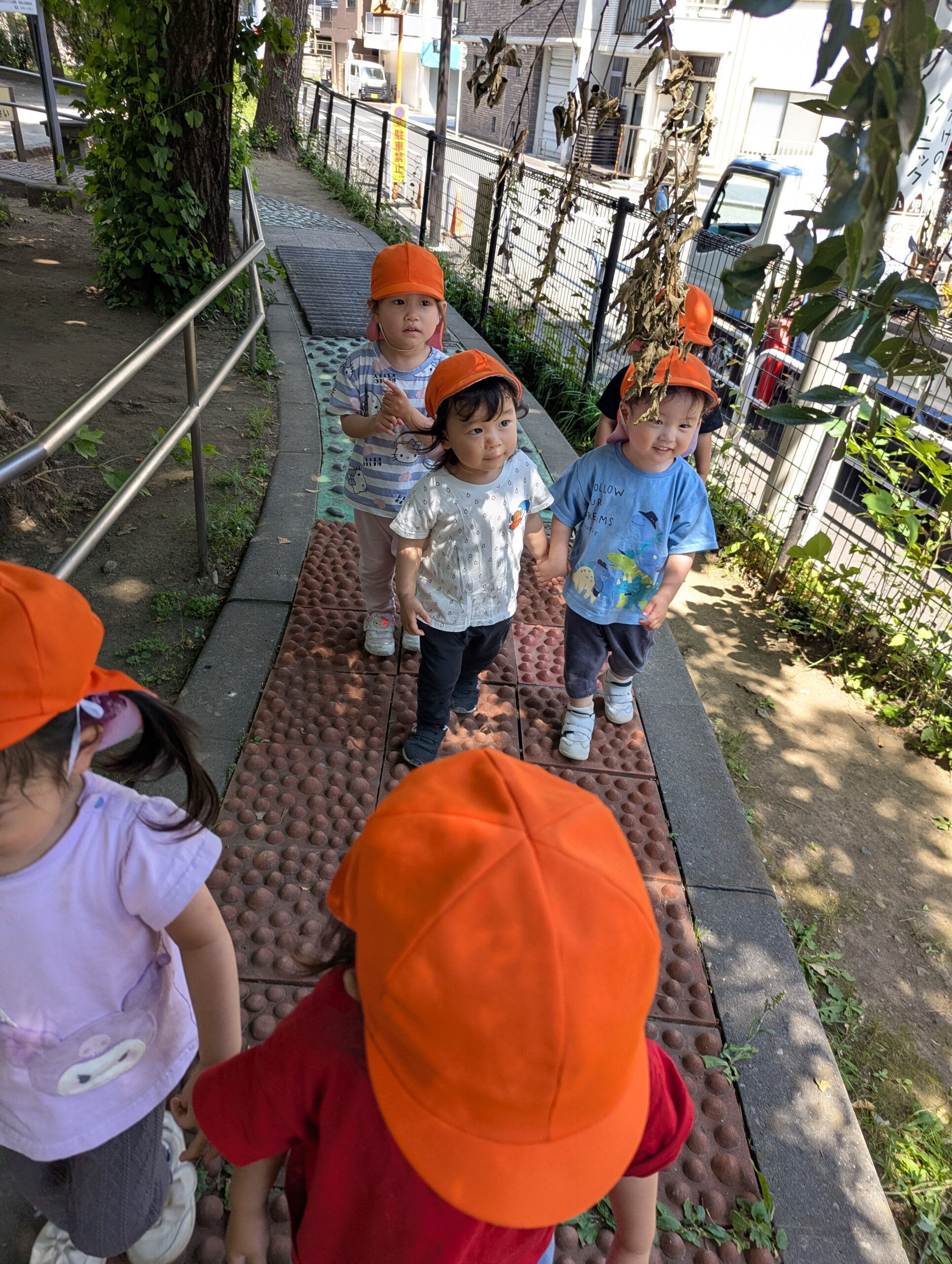 フロンティアキッズ ブログ記事 春の遠足（鶴巻南公園）のイメージサムネイル画像